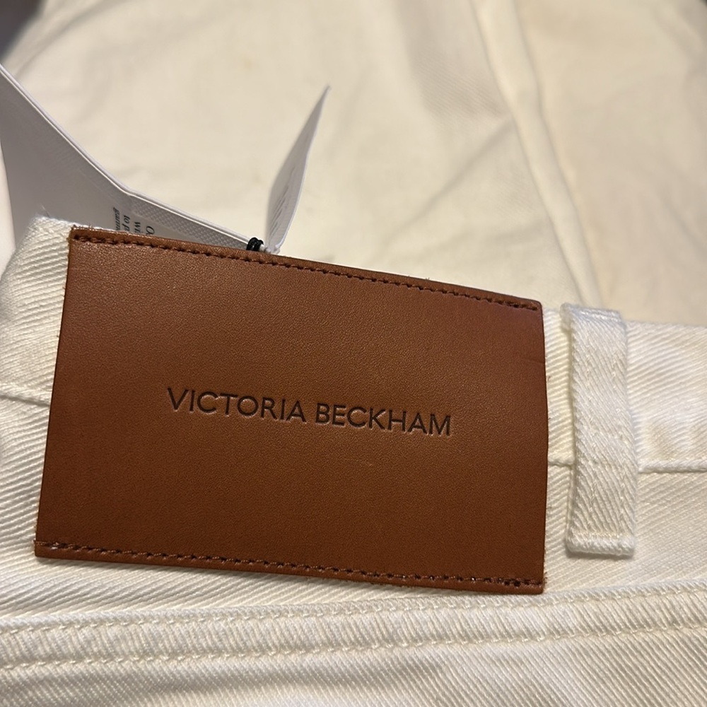 Victoria Beckham - Picture 2 of 4